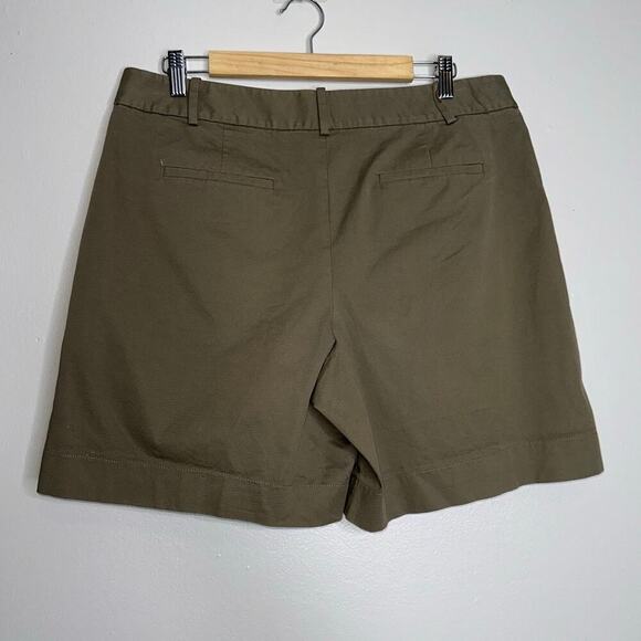 Theory High-Rise Pleated Chino Shorts Olive Green Women’s Size 12 - Picture 6 of 6